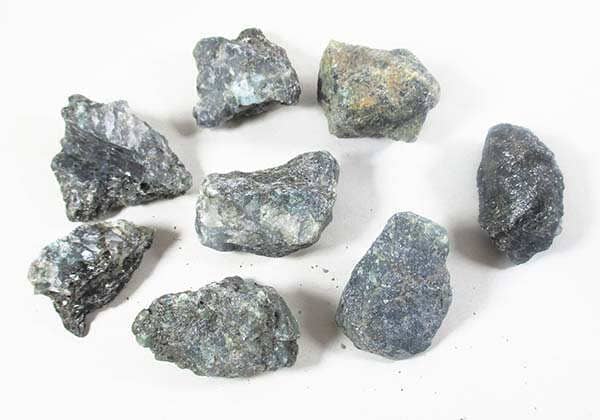 8 Pieces of Emerald Rock - Natural Crystals > Raw Crystal Chunks