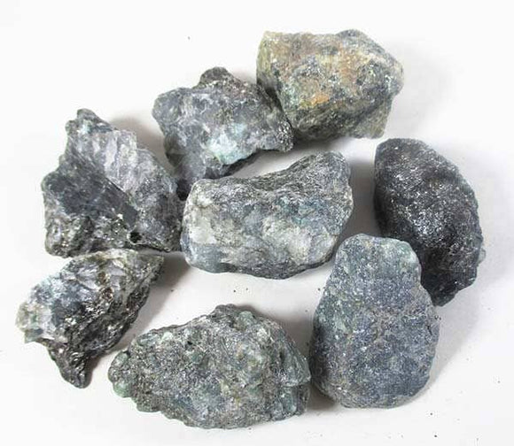 Batch of 8 Pieces of Emerald Rock | Natural Crystals | Raw Crystal Chunks