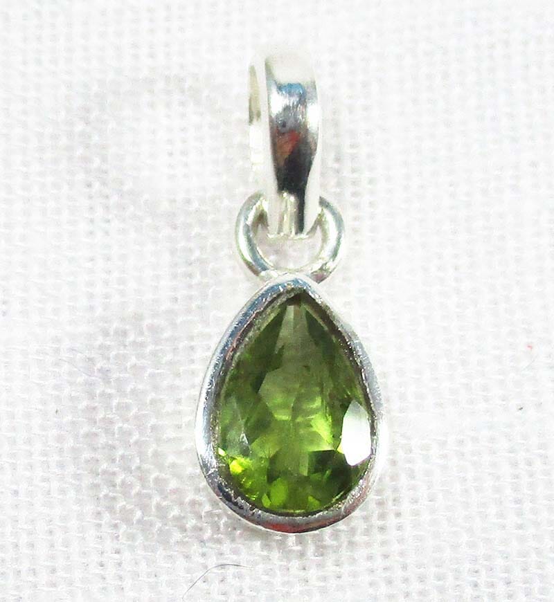 Mini Peridot Pendant/Charm - Crystal Jewellery > Crystal Pendants
