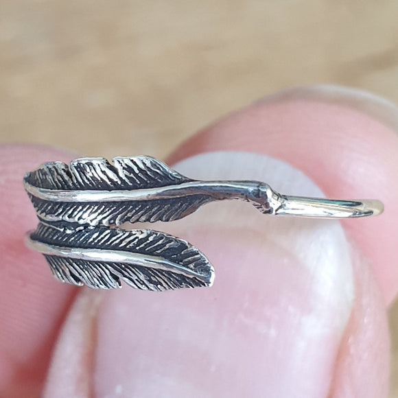Adjustable Dainty Silver Feather Ring (S) | Crystal Jewellery | Gemstone Rings
